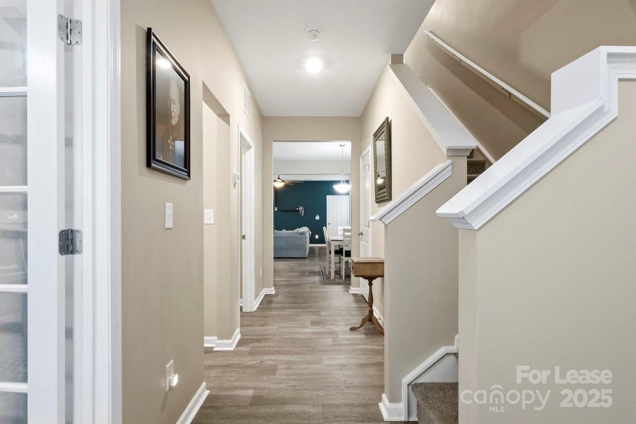 467 Switch St - Photo 4 of 30