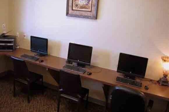 Bandon Trails Apartments - Photo 2 of 22