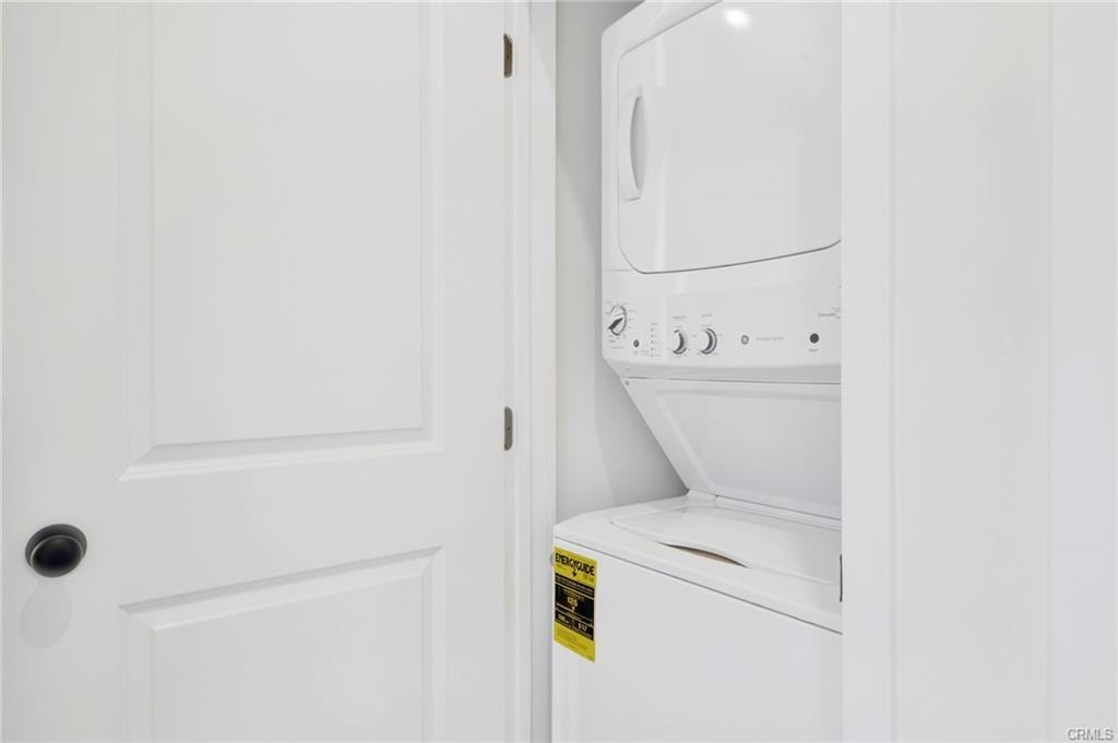 6712 Saint Clair Ave - Photo 2 of 8