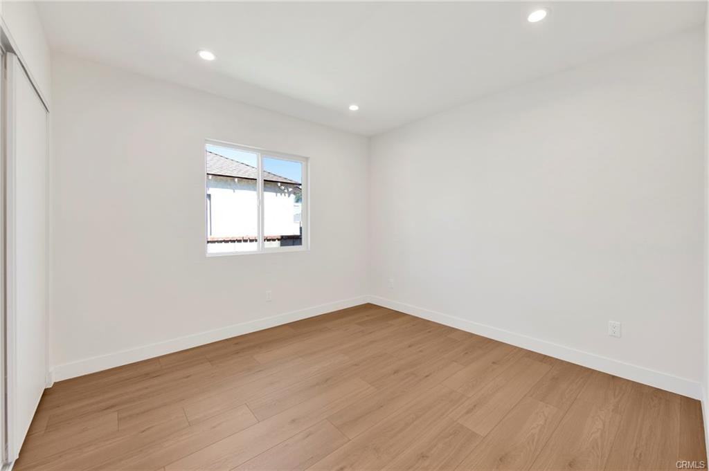 6712 Saint Clair Ave - Photo 3 of 8