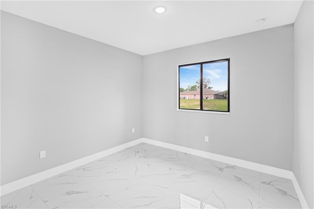 1907 Nw 26th St - Photo 6 of 8