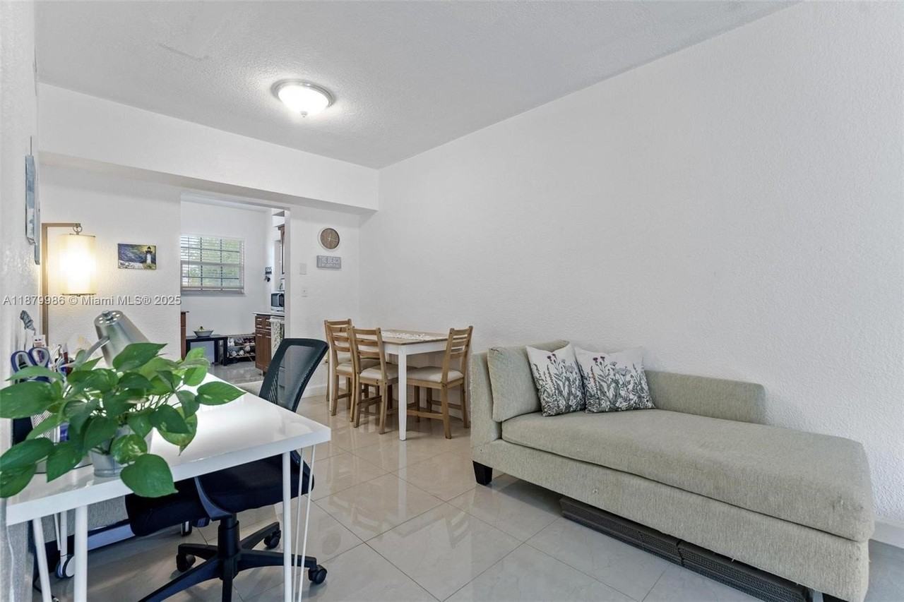 9280 Bay Harbor Ter #26 - Photo 4 of 30