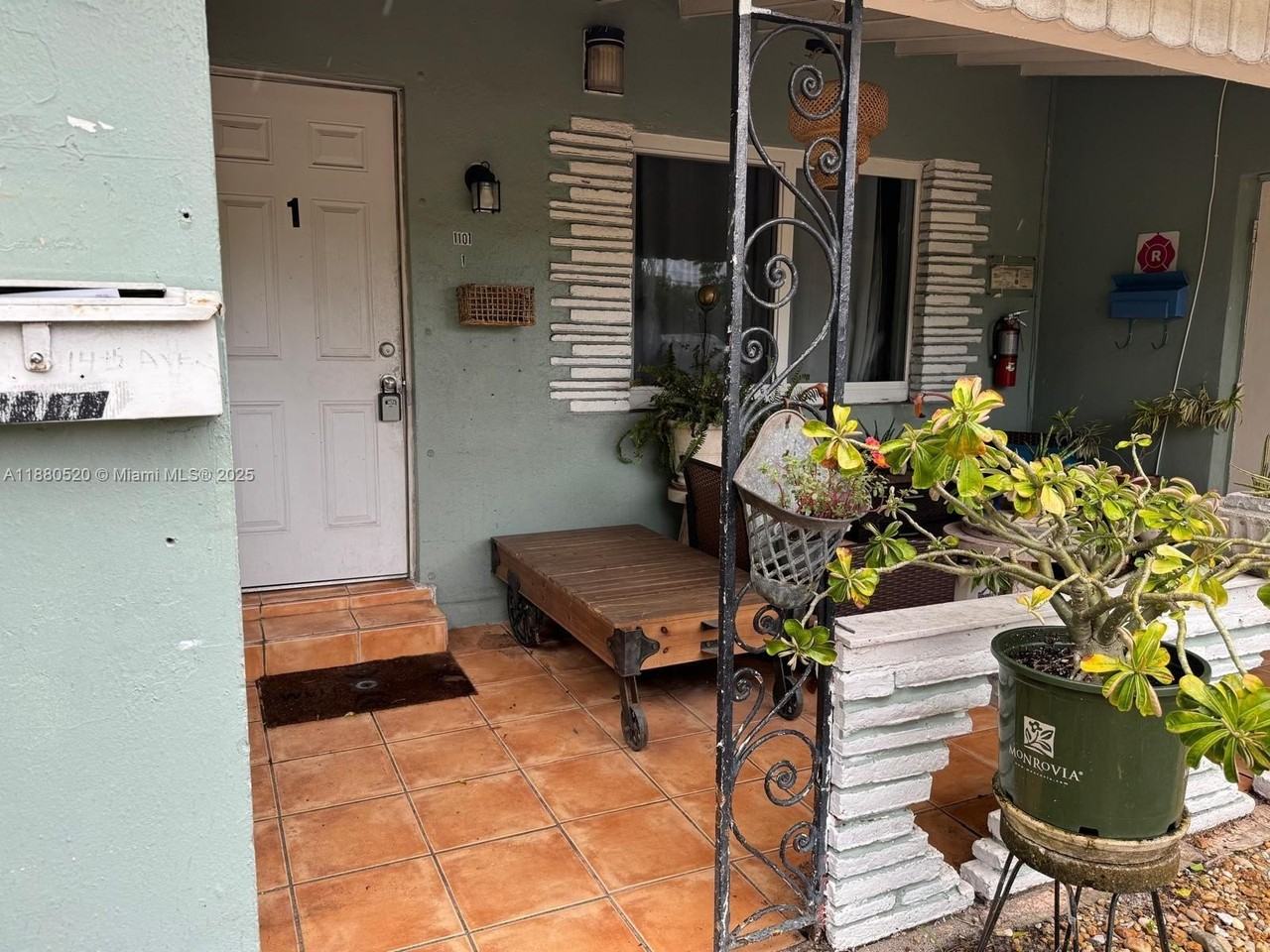 1101 Ne 14th Ave #1-4 - Photo 2 of 10