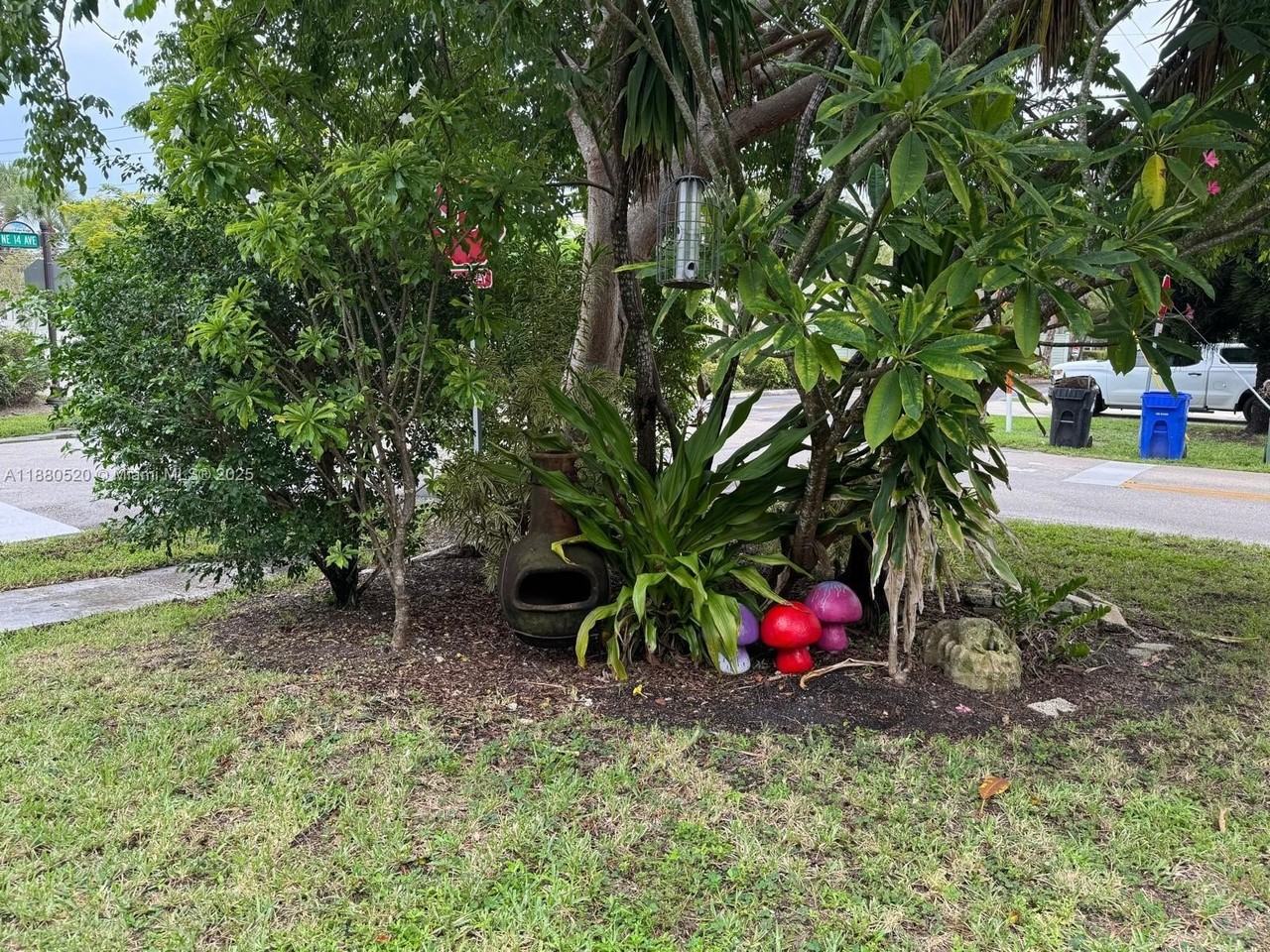 1101 Ne 14th Ave #1-4 - Photo 4 of 10