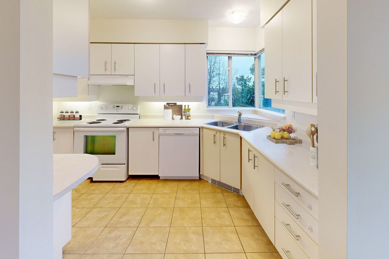 2475 West 4th Avenue - Photo 4 of 6