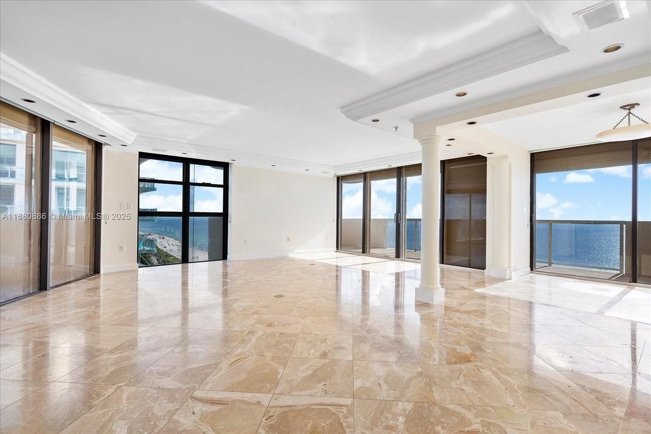 5757 Collins Avenue #2106 - Photo 5 of 45