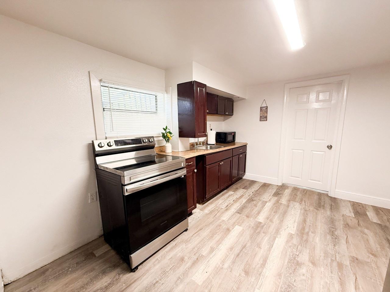 E Cayuga St - Photo 2 of 8