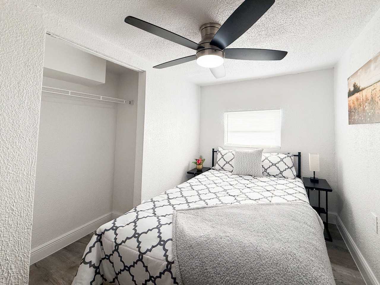 E Cayuga St - Photo 5 of 8