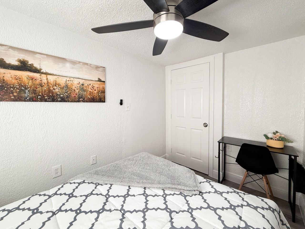 E Cayuga St - Photo 7 of 8