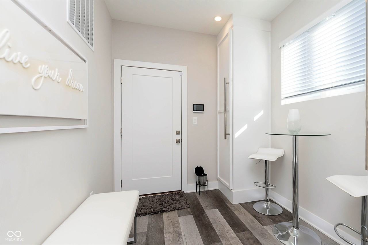 429 West 86th Street - Photo 4 of 34