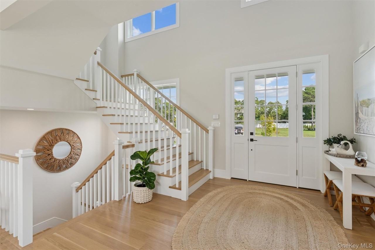 7 Margareta Ct - Photo 4 of 33