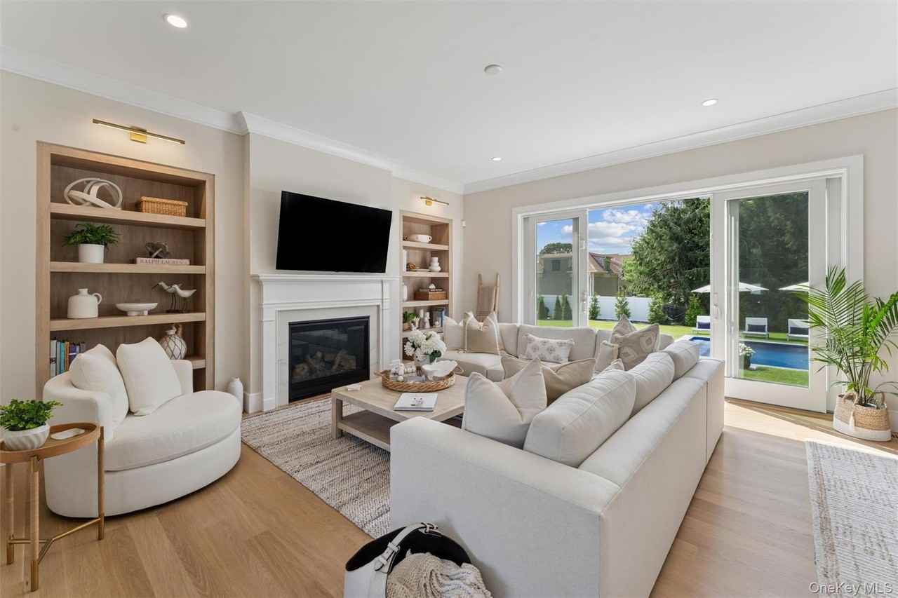 7 Margareta Ct - Photo 6 of 33