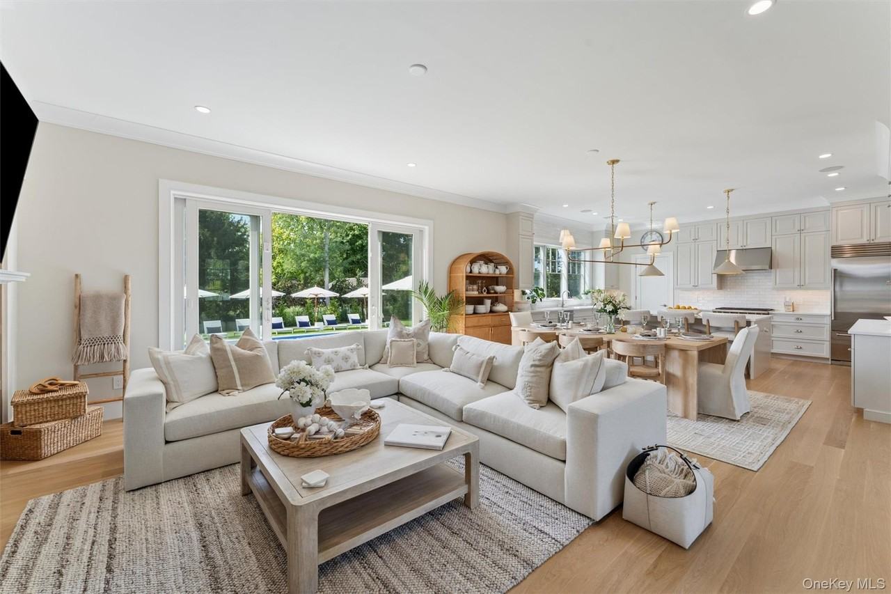 7 Margareta Ct - Photo 7 of 33