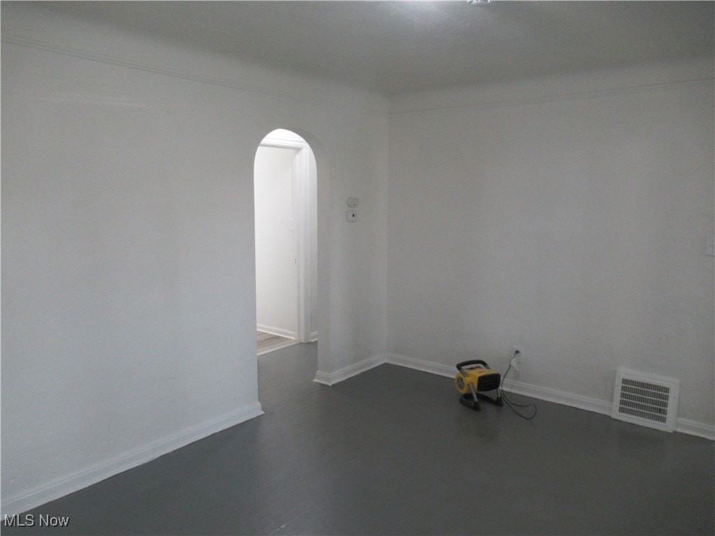 13818 Belleshire Ave - Photo 3 of 28