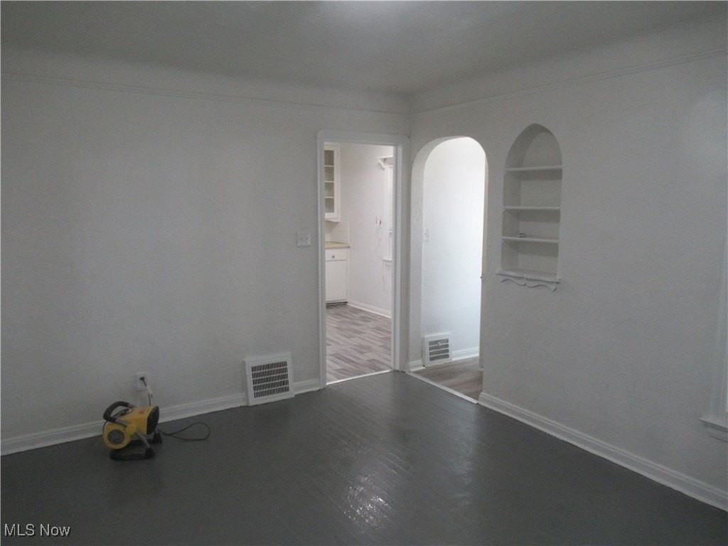 13818 Belleshire Ave - Photo 4 of 28