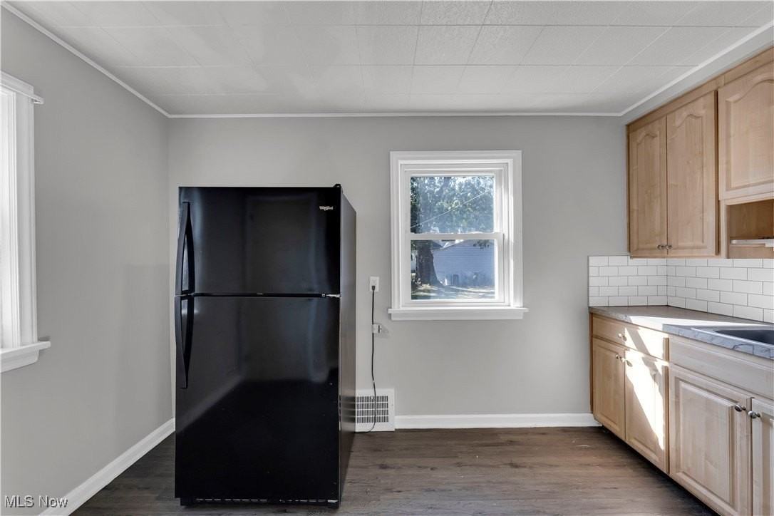 2703 Hearthstone Rd - Photo 7 of 25