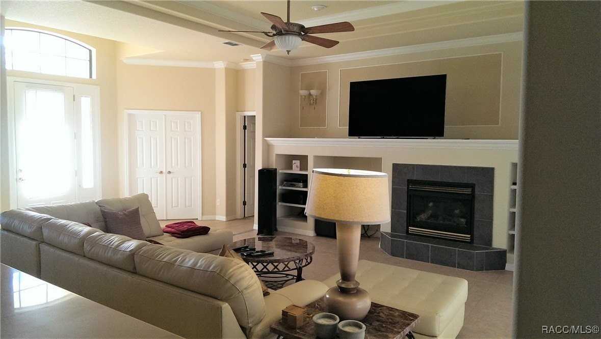 38 Linder Dr - Photo 3 of 18