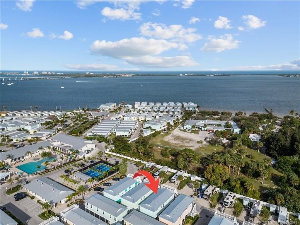 257 Ne Coastal Dr - Photo 7 of 37