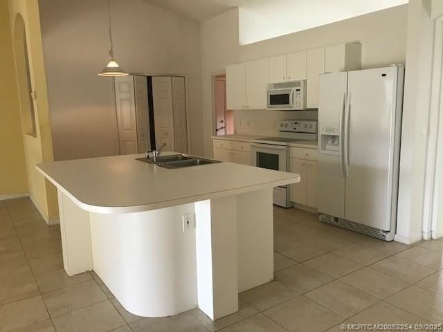 1180 Southeast Ladner Street - Photo 6 of 27