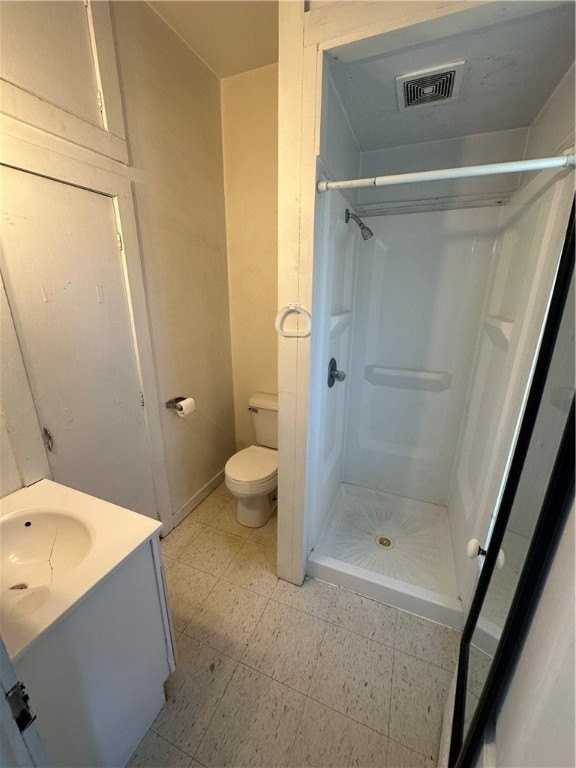 802 6th Ave E Apt 2 #2 - Photo 4 of 4