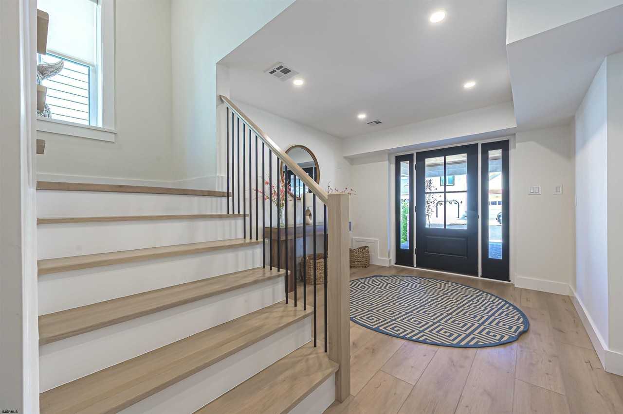 26 S Rosborough Ave - Photo 2 of 26