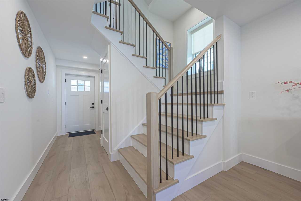 26 S Rosborough Ave - Photo 3 of 26