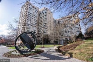 4515 Willard Ave #1120S - Photo 1 of 1