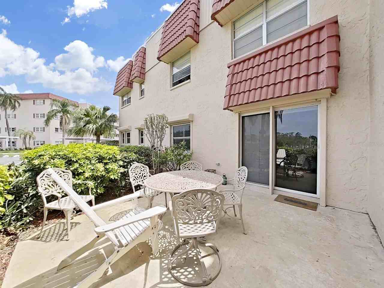 10038 62nd Ter N - Photo 7 of 22