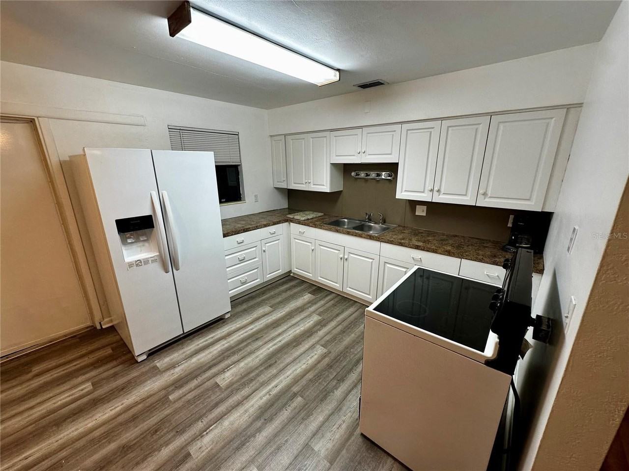 4245 78th St N - Photo 3 of 25