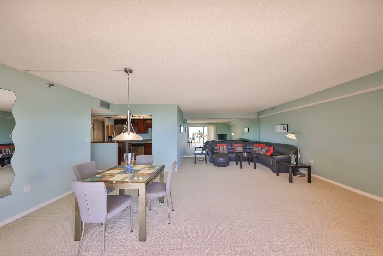 7430 Sunshine Skyway Ln S - Photo 6 of 33