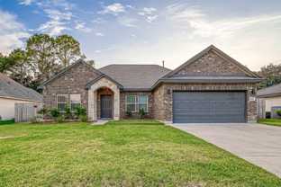 421 N Amherst Dr - Photo 1 of 1