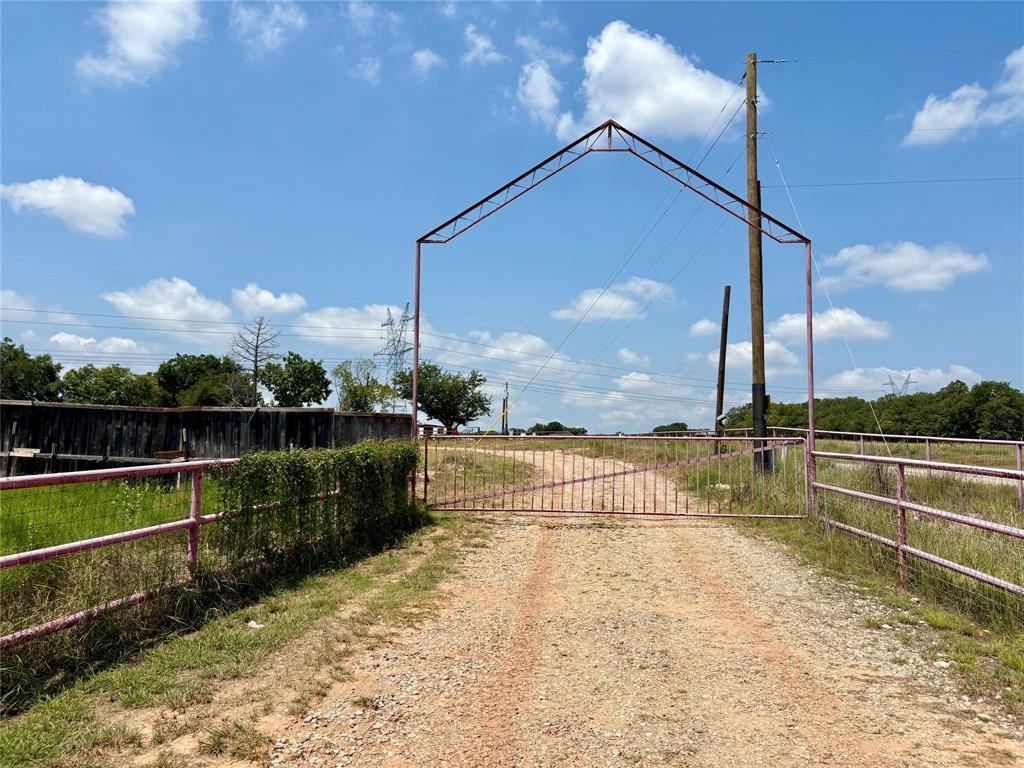 177 County Road 3940 - Photo 3 of 27