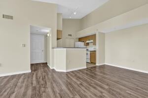 521 Villa Circle Unit# 521 ##521 - Photo 5 of 30