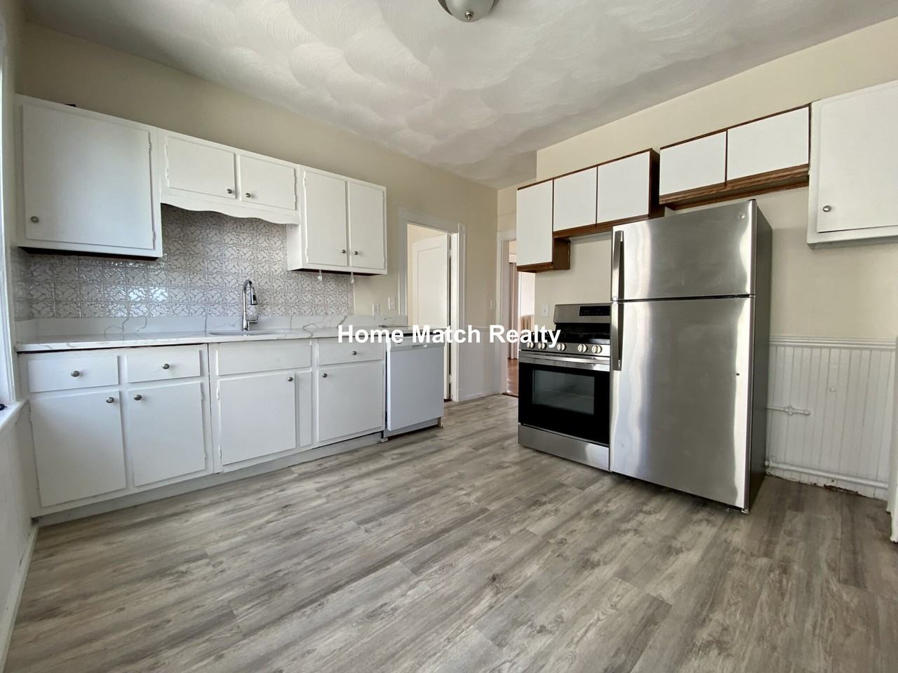 Belknap St #3 - Photo 3 of 33