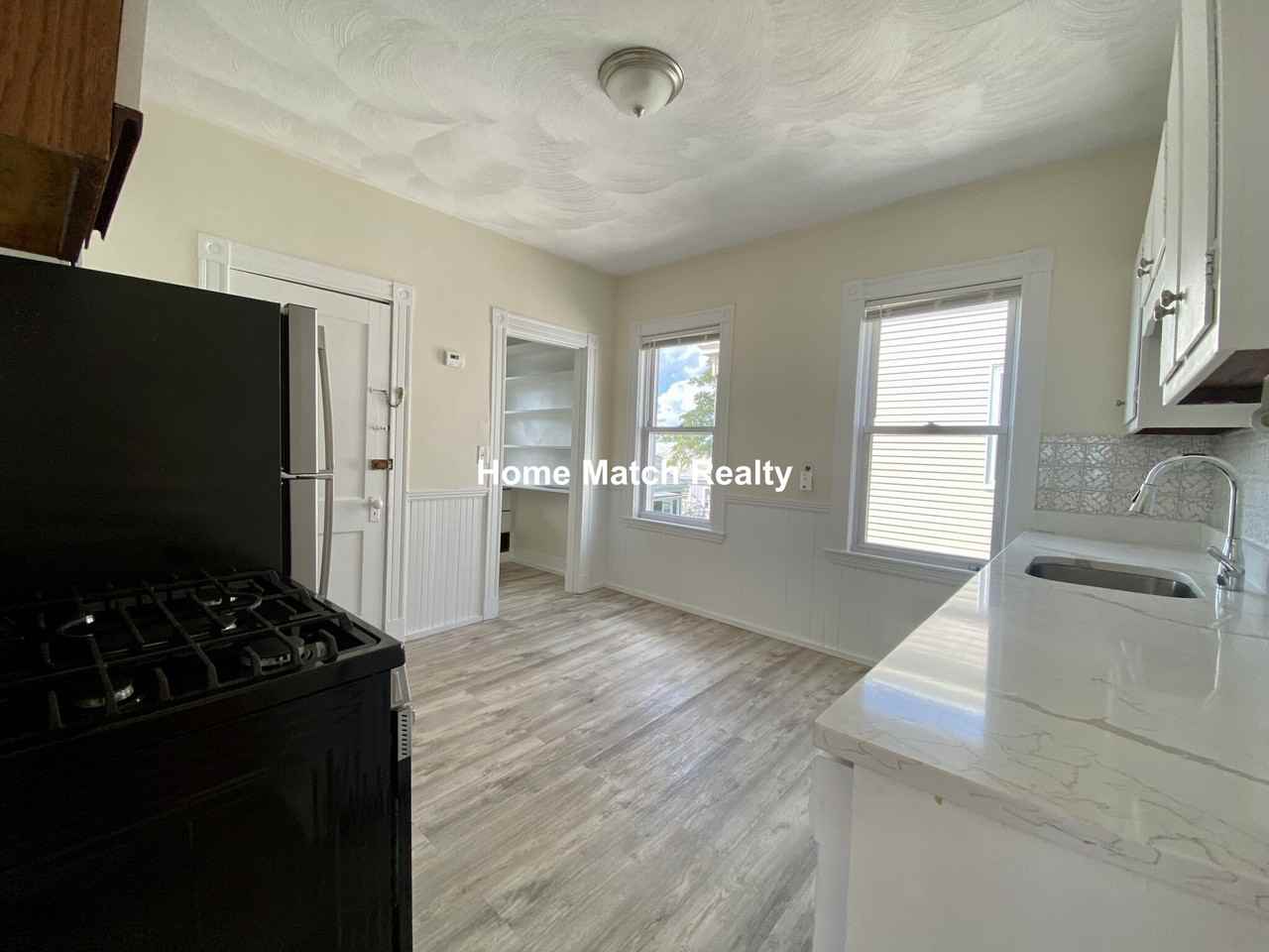 Belknap St #3 - Photo 4 of 33