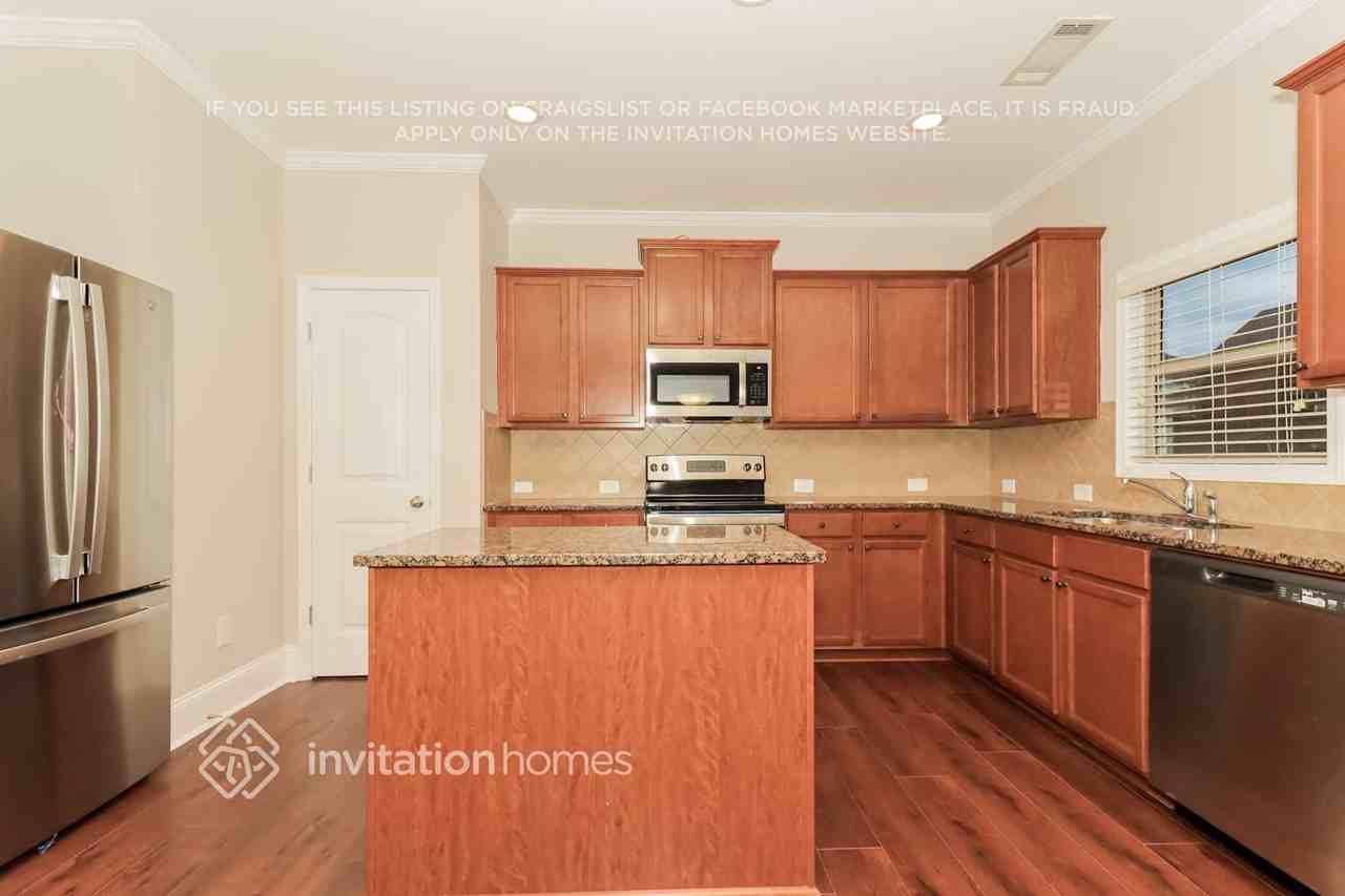 1391 Blue Sail Avenue - Photo 5 of 16