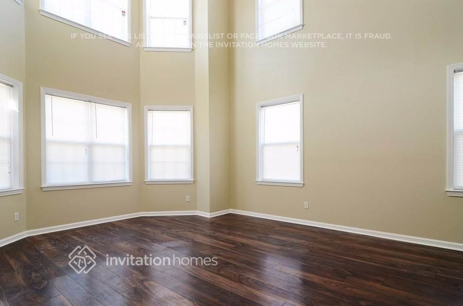 7284 Madison Cir - Photo 2 of 16