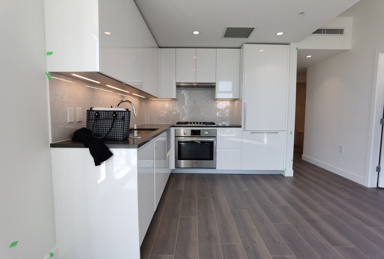 8181 Chester Street - Photo 3 of 28