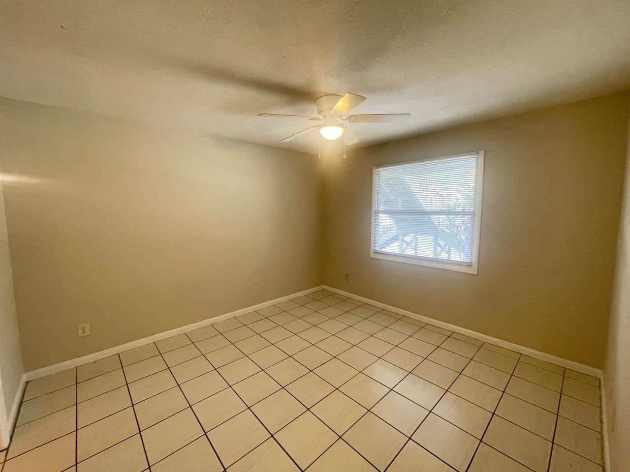 5119 Curry Ford Rd #1 - Photo 7 of 12