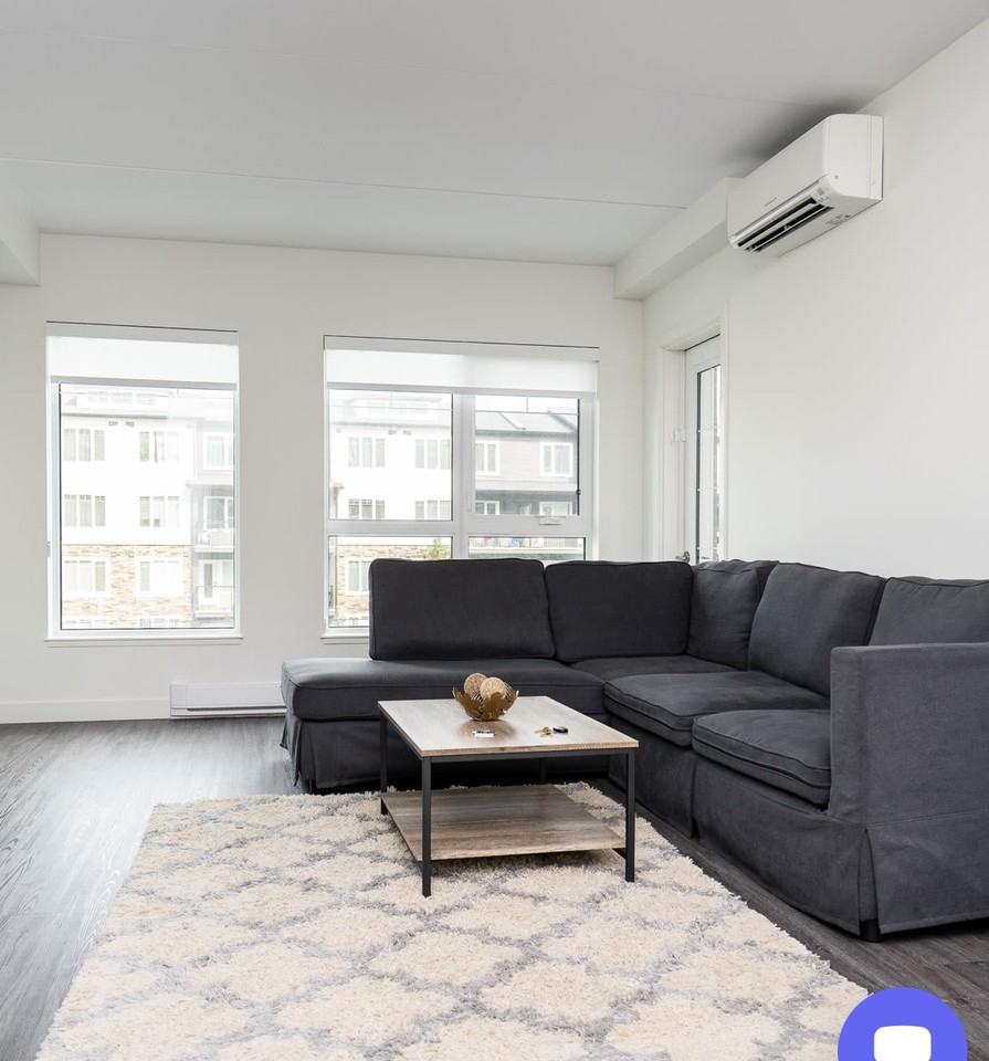 300 Centre St - Photo 2 of 24