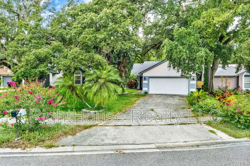 5340 Old Oak Tree Dr - Photo 2 of 18