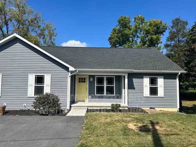 317 Sterling St #B - Photo 2 of 33
