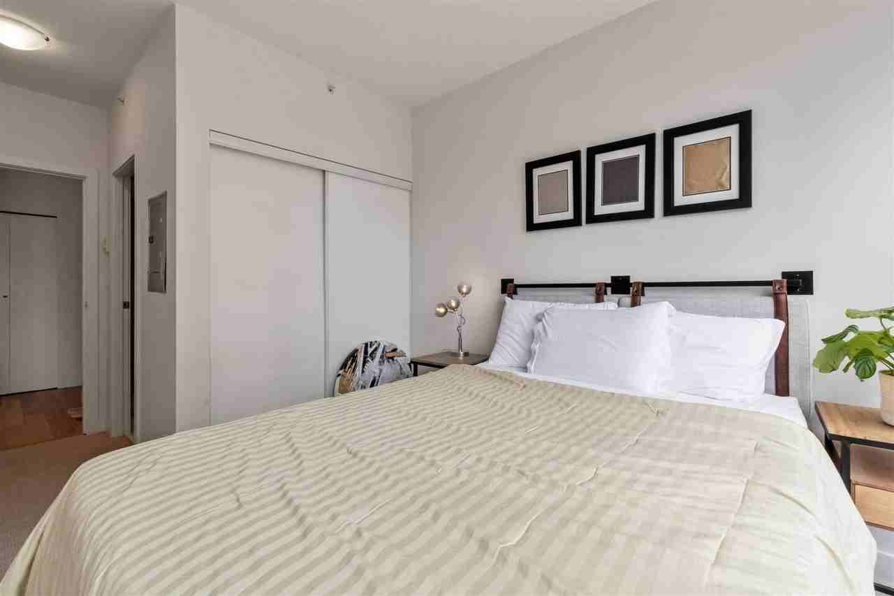 1238 Burrard Street - Photo 5 of 8