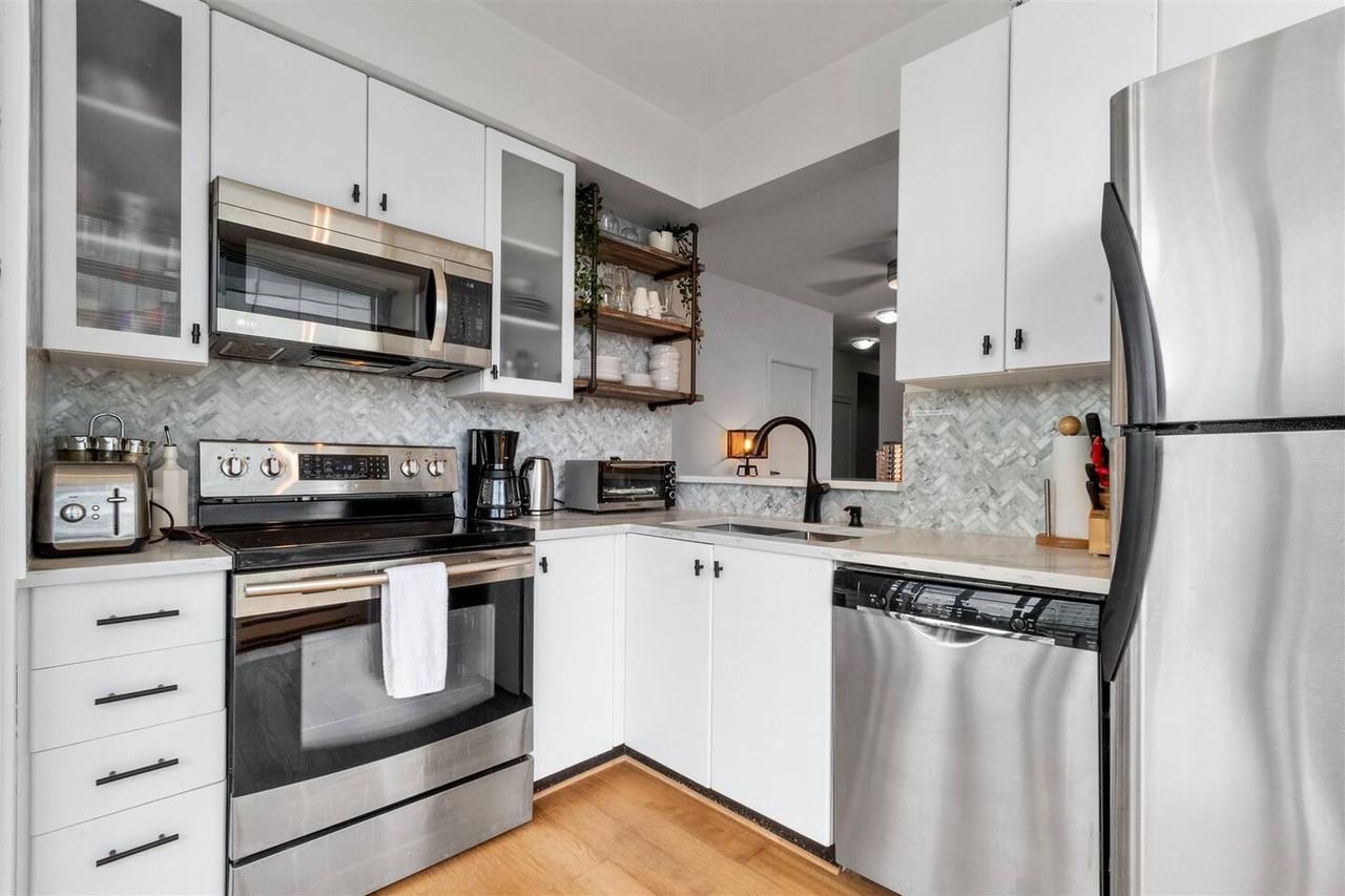 1238 Burrard Street - Photo 3 of 8