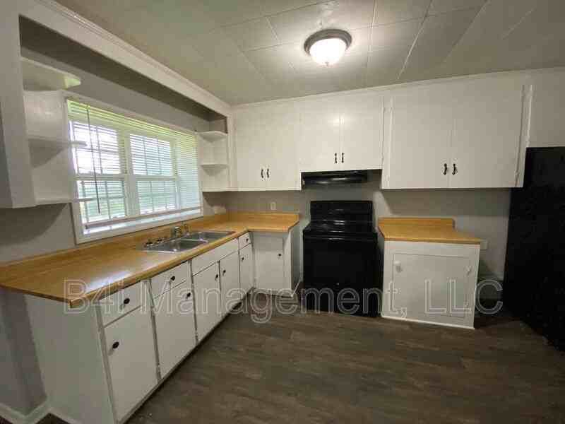 406 Hill Street - Photo 7 of 15