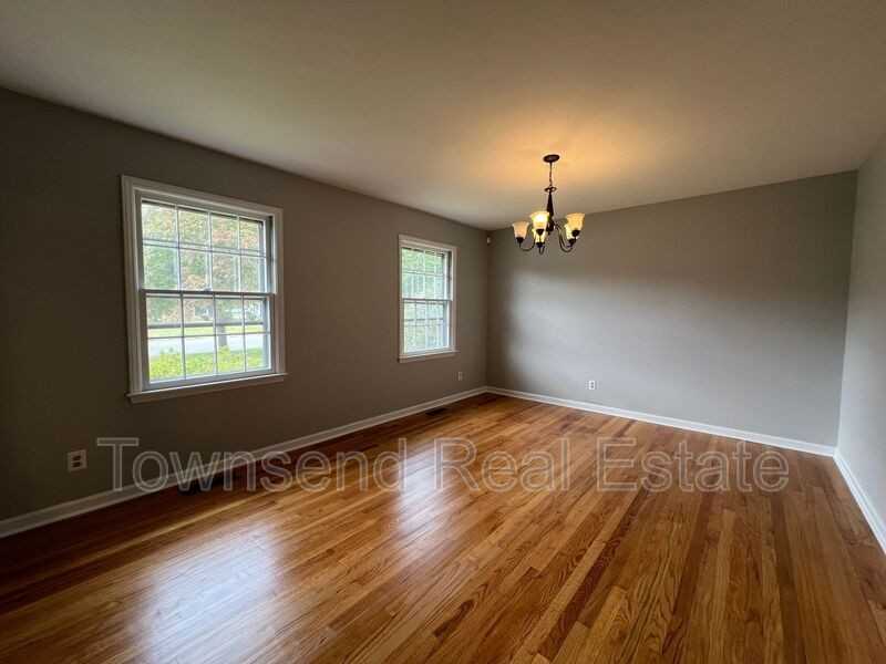 5060 Chesapeake Road - Photo 3 of 22