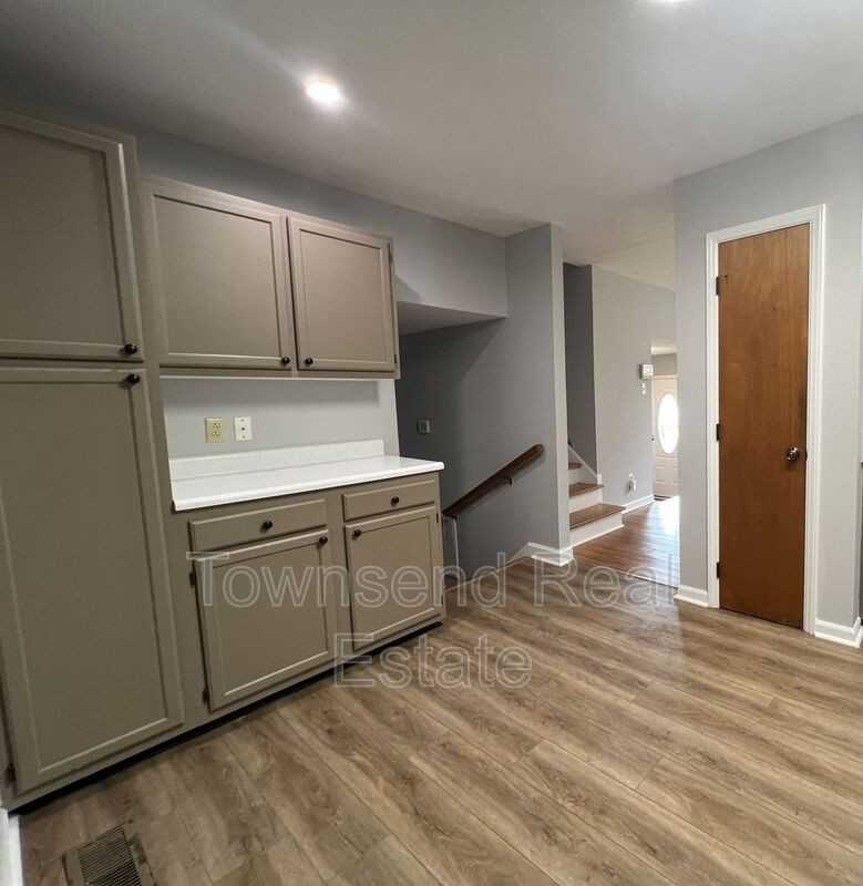 5060 Chesapeake Road - Photo 5 of 22