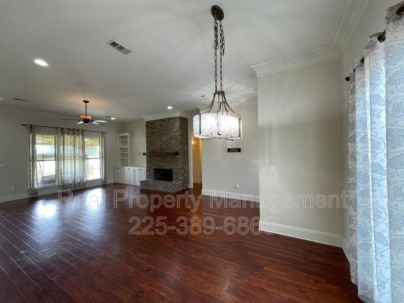 10950 Hillpark Ave - Photo 6 of 32