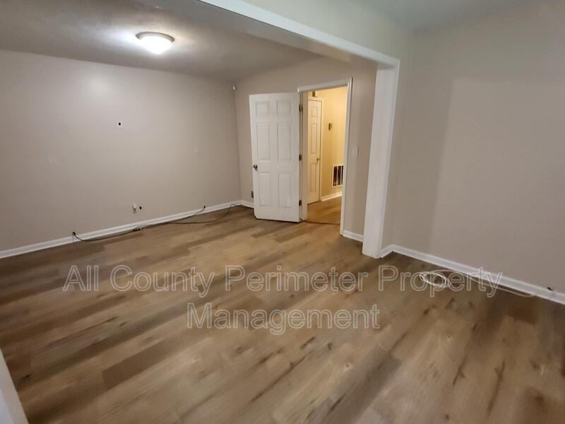 556 Creekstone Drive - Photo 5 of 15