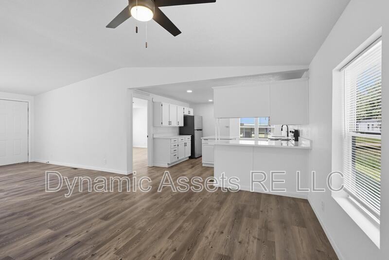405 Falletti St - Photo 2 of 38
